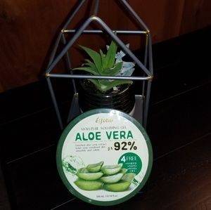 Aloe Vera Moisture Soothing Gel
